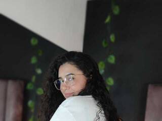 Еротски видео цхат Emiilyy-gomez