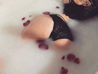 Еротски видео цхат EmiliGreen