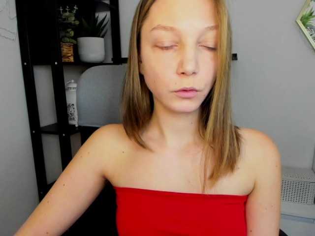 Емитовање снимка екрана EmillyExtasy