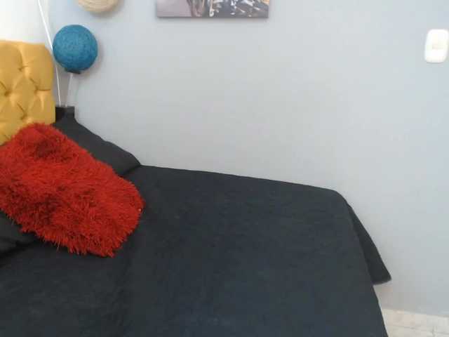 Емитовање снимка екрана Emily-Up