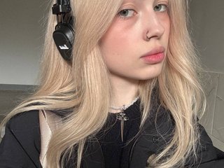 Еротски видео цхат EmilyFlowers