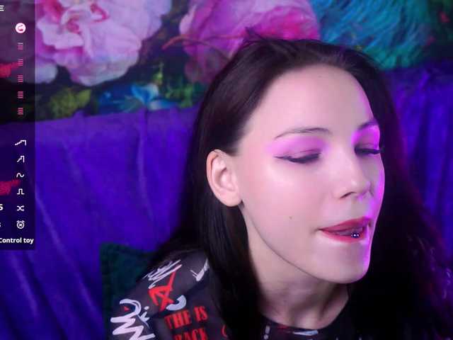Емитовање снимка екрана EmilyLuxxxury