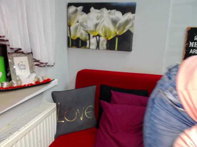 Емитовање снимка екрана EmilyQueen