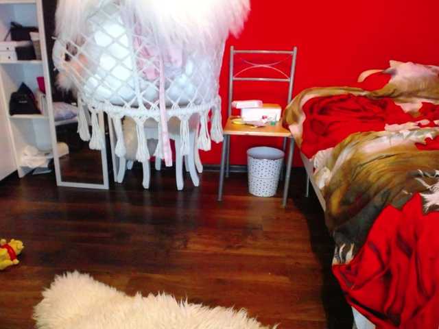 Емитовање снимка екрана EmilyQueen