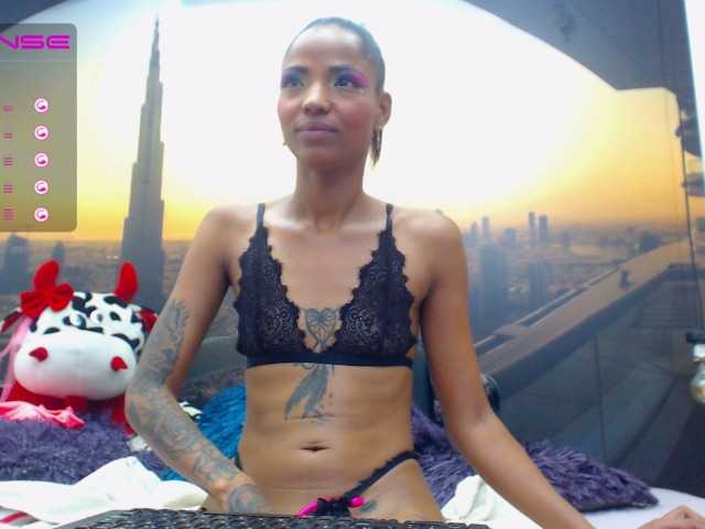 Фотографије emilyskinny loves today I have the anal lush I want you to make it wet to the maximum with your tips