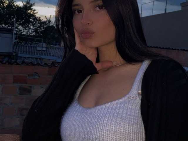 Слика профила Emilyywhiite