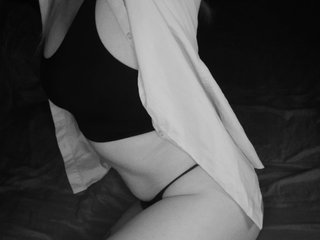 Еротски видео цхат Essy-Vettie