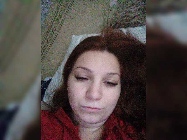 Емитовање снимка екрана EstelleMillie