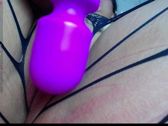 Фотографије Evangeline-28 my pussy is very wet !!!! do you play ? #teen #bigboobs #new #dadysgirl #bbw #ebony