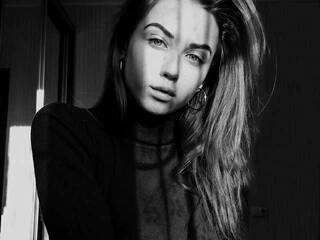 Еротски видео цхат F-O-M-A