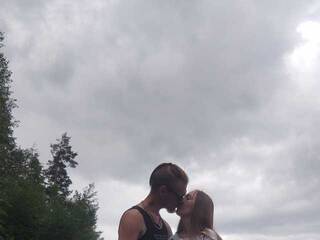 Еротски видео цхат F0XandM00N