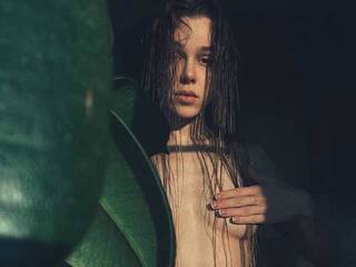 Еротски видео цхат FemaleJesus1