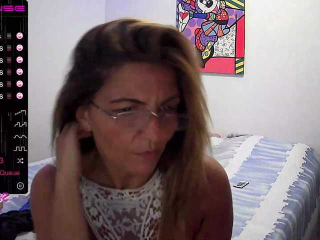 Фотографије Carolain39 Come on guys I started my show in private I want you in here
