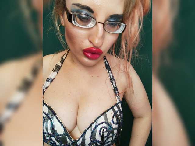 Фотографије findomgoaldigger #findom #paypig #lipfetish #mistress #tongue #biglips #lips #ignorefetish #joi #glasses #nosefetish #worship #bdsm #facefetish #lipfetish #sissy #fetish