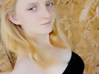 Еротски видео цхат FoxyMmmm