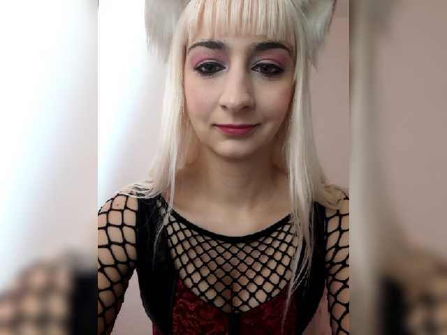 Фотографије FriskyKat It's my first night. Say hi, thanks for the tips! Cum show at the goal! [none]