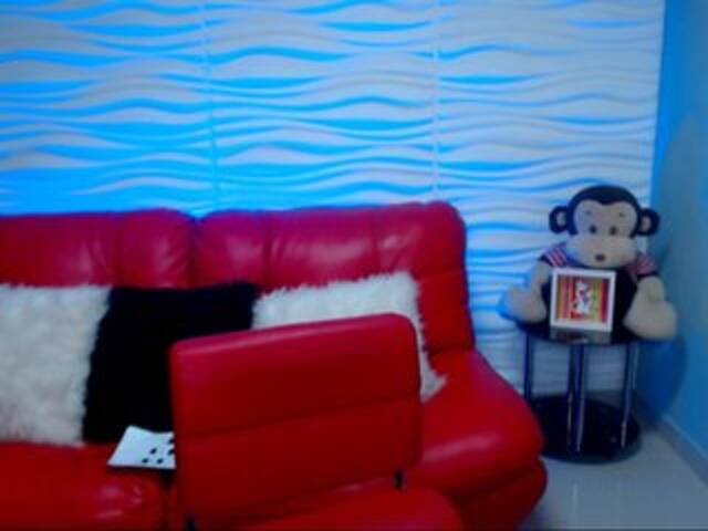 Емитовање снимка екрана GiannaWatson