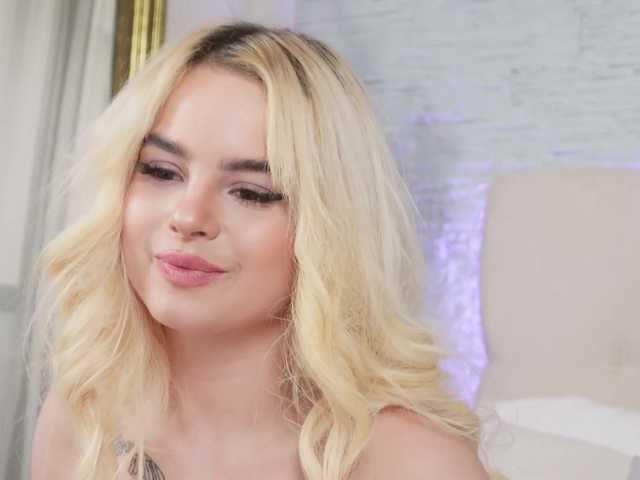 Фотографије GiannaWillis Hello guys! I`ve missed you so much, let`s have fun! Toy on 2000 until cum show in free, 1989 let's make it guys #blonde #♥lush #vibeme #pvton #pinkpusyy #bigtits