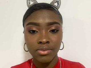 Еротски видео цхат GirlQueen