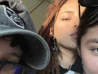 Еротски видео цхат Girls-addicted-cum