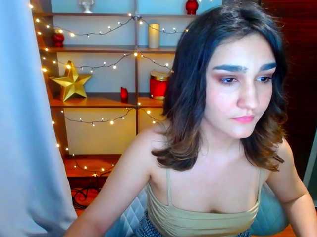 Фотографије GoldeneHeart hello guys, I have new white underwear and white stockings, I will be glad to show in private, chat and fun) kiss! guys help me reach the goal 8000 tokens left