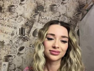 Еротски видео цхат GoldenEmily