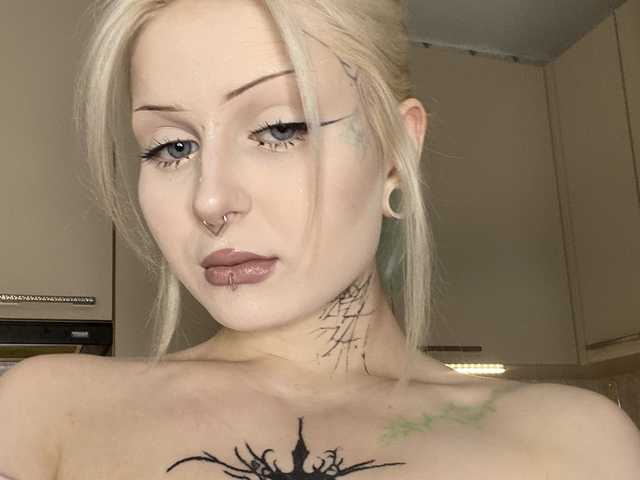 Слика профила goth-bimbo