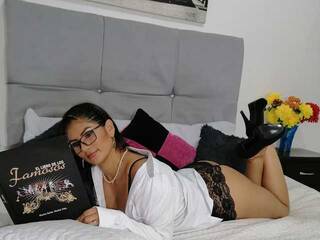 Еротски видео цхат GraceeJhoomso