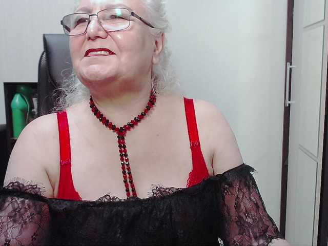 Емитовање снимка екрана GrannyWants
