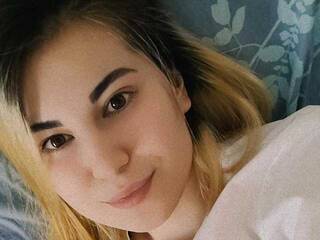 Еротски видео цхат HanAmi999