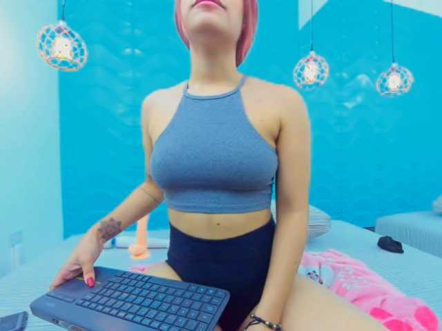 Фотографије HannaGarcia Hello Huns , Im so Excited for being here with all of you, check out my Games and Reach my GOAL, besides tip me for Any Special Request/ Once my goal is reached i Will CUM