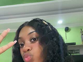 Еротски видео цхат Hannan-baker