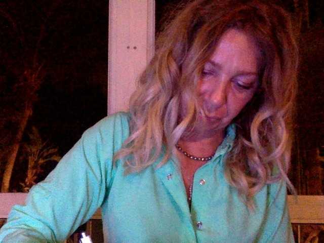 Емитовање снимка екрана HarleySummers