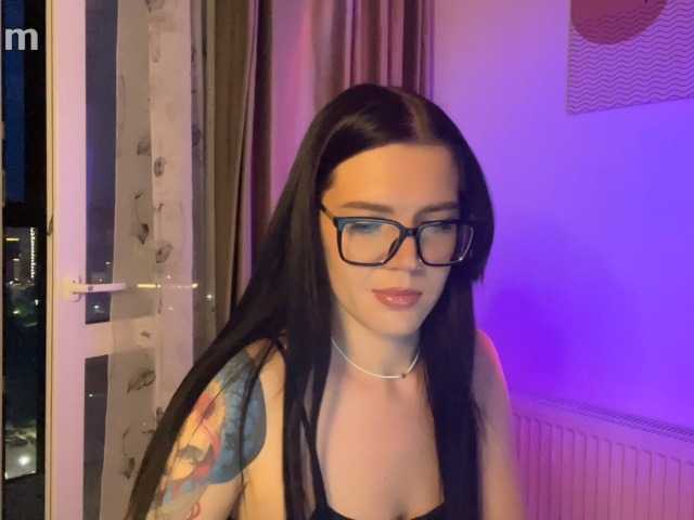 Емитовање снимка екрана Heymollyshy