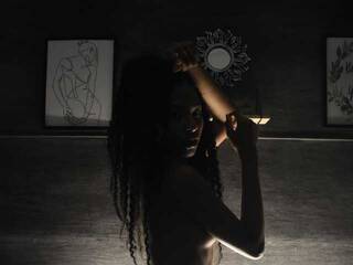 Еротски видео цхат Hilary-9