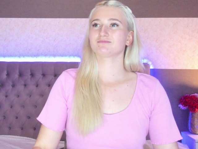 Емитовање снимка екрана HollyTaillor
