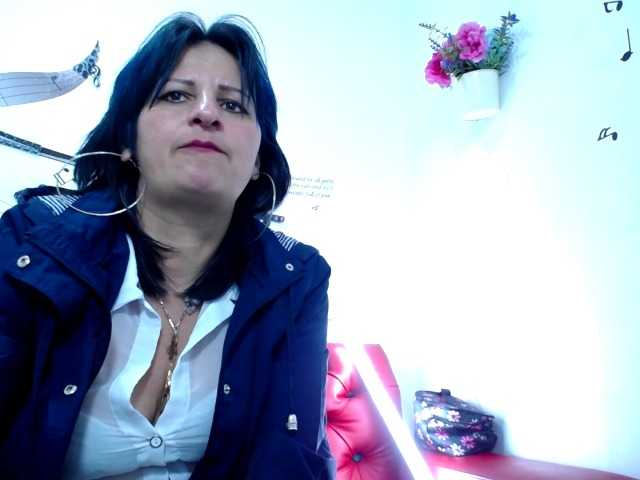 Емитовање снимка екрана HornyMilff