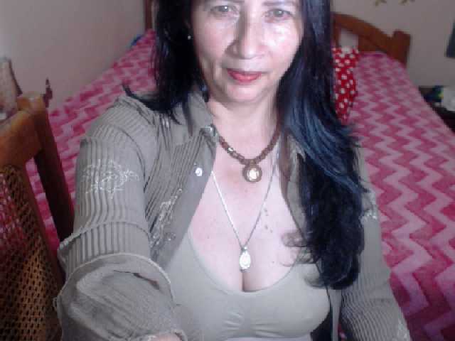 Емитовање снимка екрана hornysamira