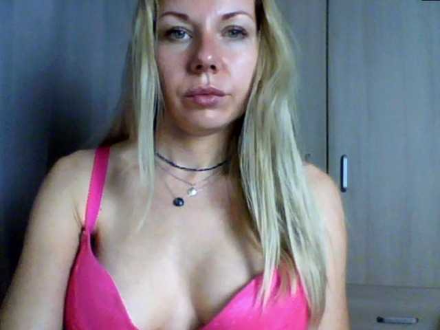 Фотографије HotDiana4U Sexy blond hottie - big natural tits - great ass - i love sex!,)