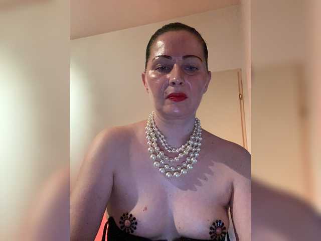 Фотографије hotlady45 Private Show!! Lick your lips - 20 Tokens Make me horny - 40 Tokens Massages the breasts - 60 Tokens Blow the dildo - 80 Tokens Massage nipples with a dildo - 65 Tokens