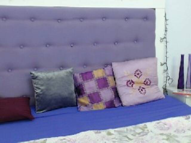 Емитовање снимка екрана HottieBadGirl