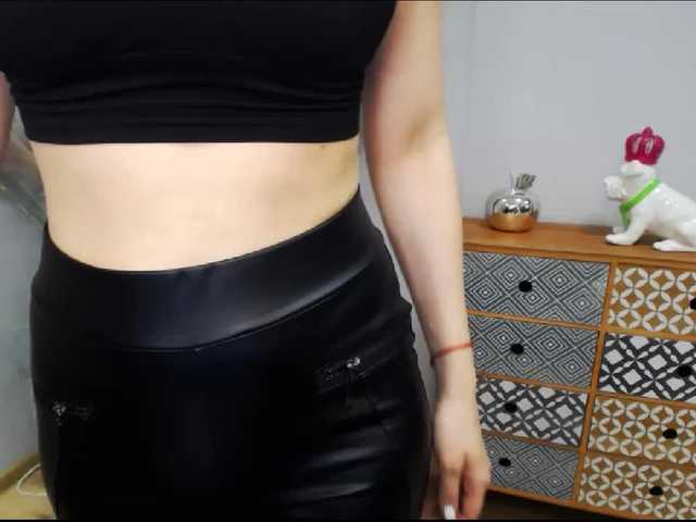 Емитовање снимка екрана hottieLAURA