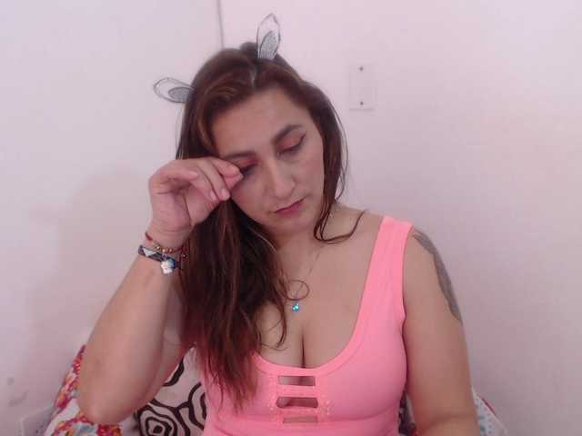 Емитовање снимка екрана HotxKarina