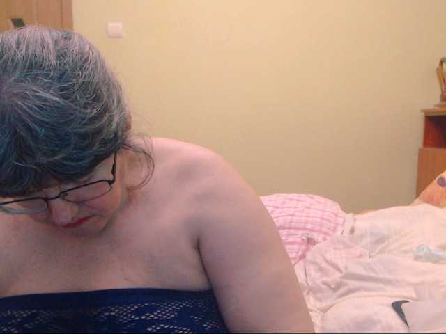 Емитовање снимка екрана HugeTitsXXX