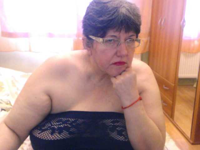 Фотографије HugeTitsXXX my pussy is very hot and wet now ... we can masturbate together if you give me 160 tokens