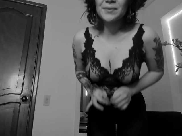 Фотографије IsabelleRed today make me drown with my big toy /control my lush in priv ♥ #latina #anal #shorthair #tattoo #new #lovense" /snapchatfree / bellered21