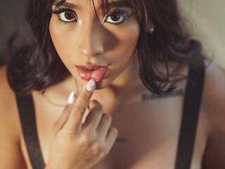 Еротски видео цхат IssyRose