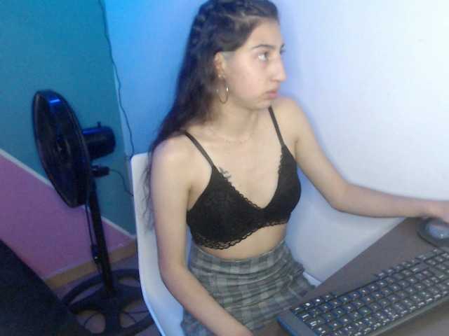 Фотографије ivy-blue hey i am new in bonga cams , make me happy today