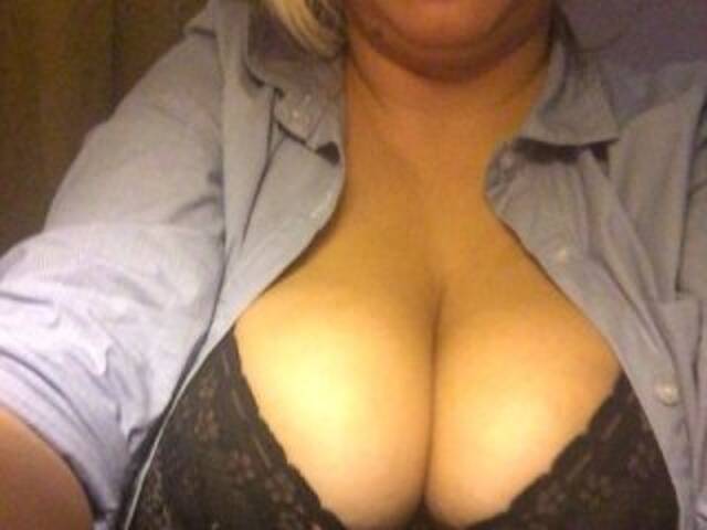 Емитовање снимка екрана AnficaLoveX