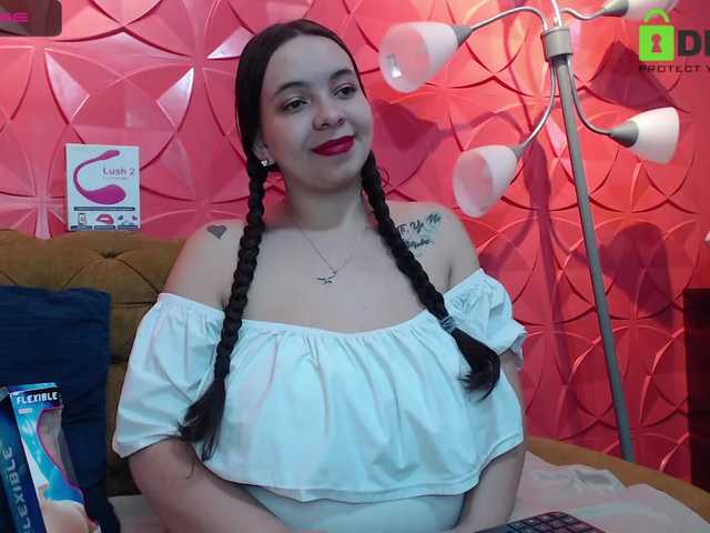 Фотографије JennaClancy Welcome to my pleasure room, I hope that today we can make a great explosion of cum together.!!!!